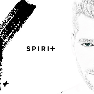 Majk Spirit • Y White